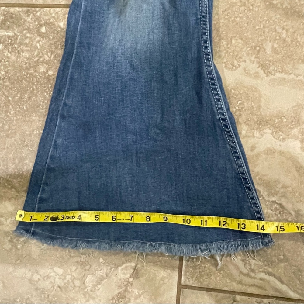 SHYANNE WOMEN'S DESTRUCTED KNEE SUPER FLARE‎ LEG JEANS SZ 30 - Picture 13 of 13